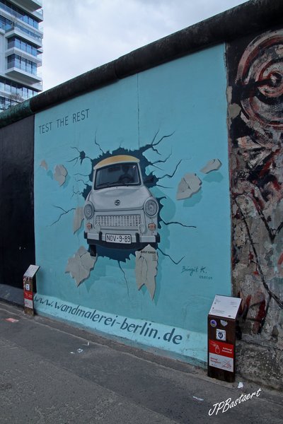 ../previews/015-jpbastaert trabant.jpeg.medium.jpeg